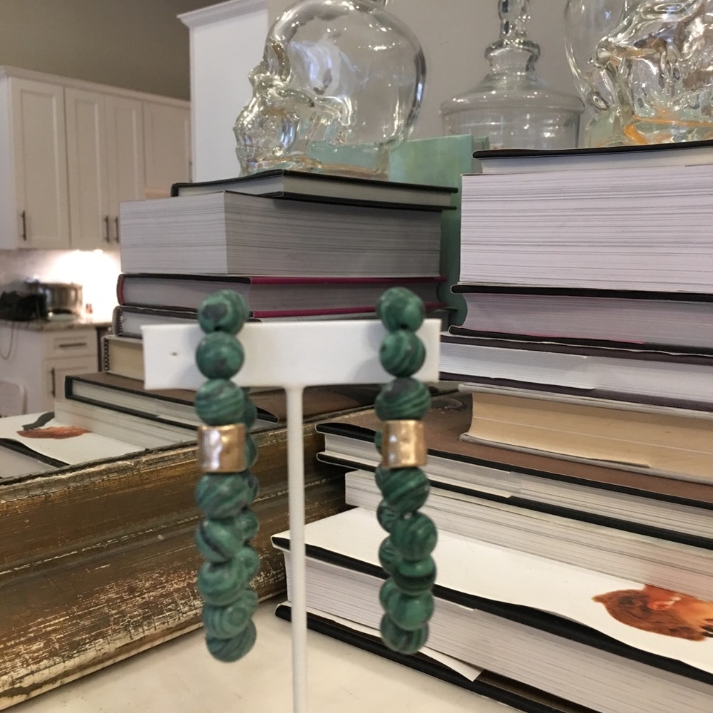 JEWELRY SALE⭐️⭐️⭐️ Jade color stone bead bracelet